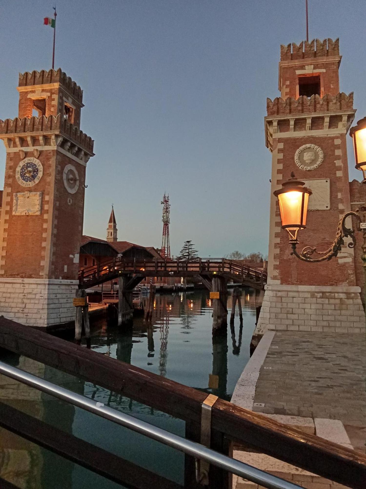 La Bella Venezia - Entire Private Apartment Buitenkant foto